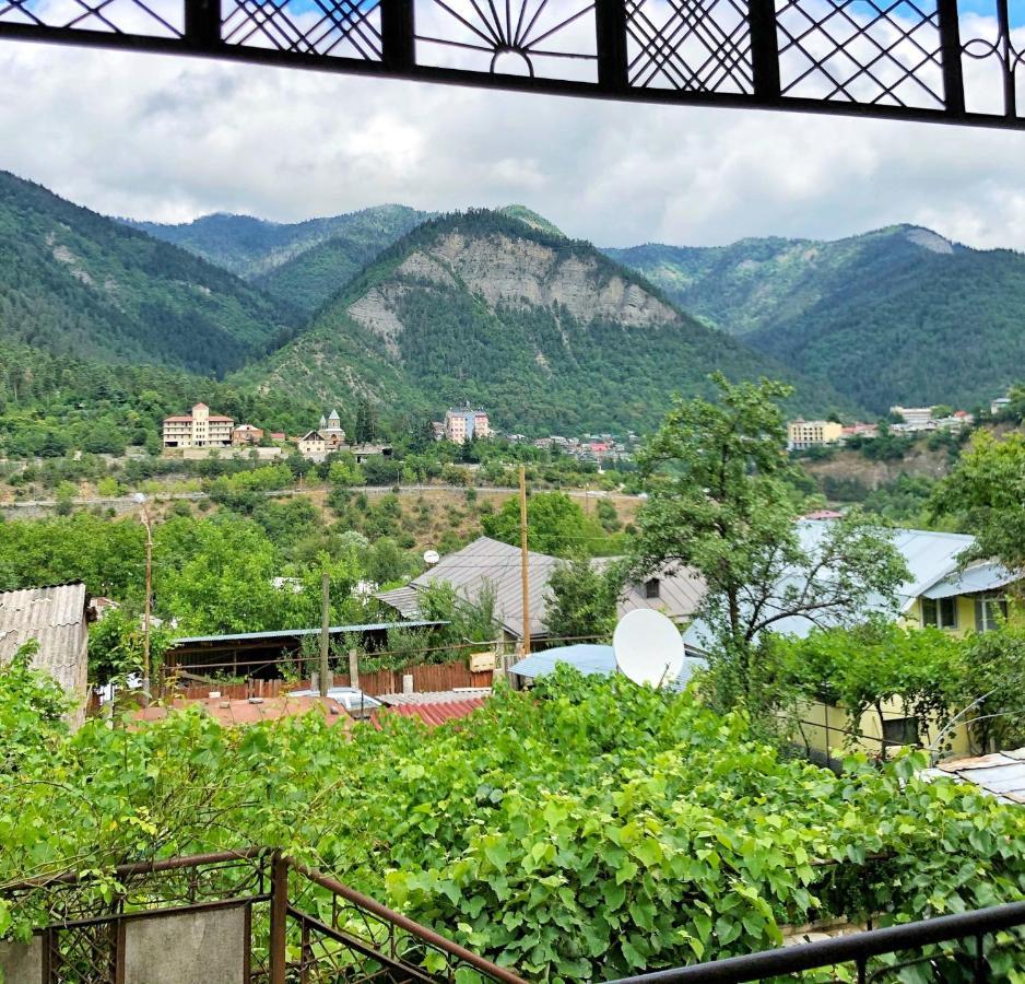 Achela'S Guesthouse Borzsomi Kültér fotó